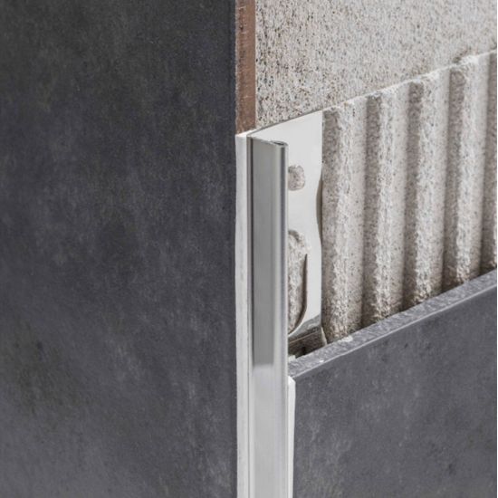 Immagine di PROFILO ANGOLARE INOX SPESSORE 10 MM L 270 CM COD. AI/10