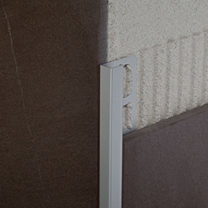 Immagine di PROFILO ANGOLARE QUADRO ALLUMINIO ANODIZZATO ARGENTO SPESSORE 8 MM L. 270 CM COD. ZQAN/8