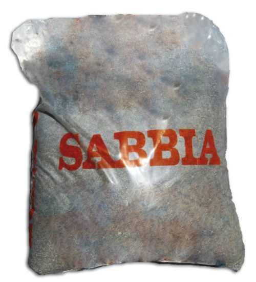 Immagine di SACCO DI SABBIA NERA PER PAVIMENTO GRANULOMETRIA 0/5 MM